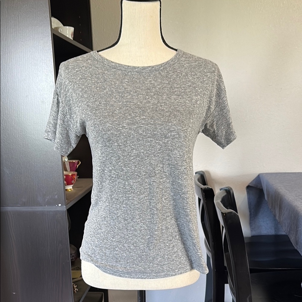 Topshop Women’s Size 2 Gray Round Neck Tee Shirt